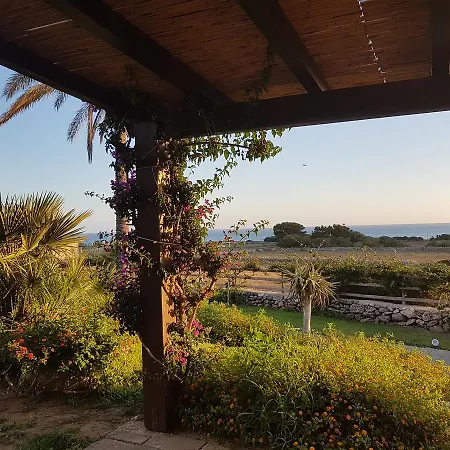Il Giardino Delle Aloe Φαβινιάνα
