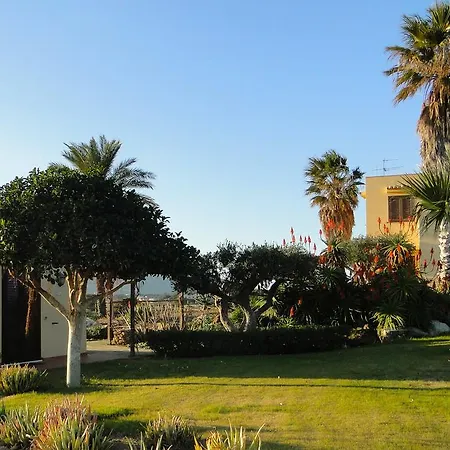 컨트리하우스 Il Giardino Delle Aloe 파뷔냐나도