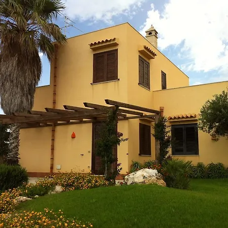 Il Giardino Delle Aloe 컨트리하우스