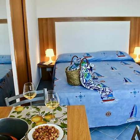 컨트리하우스 Il Giardino Delle Aloe 파뷔냐나도